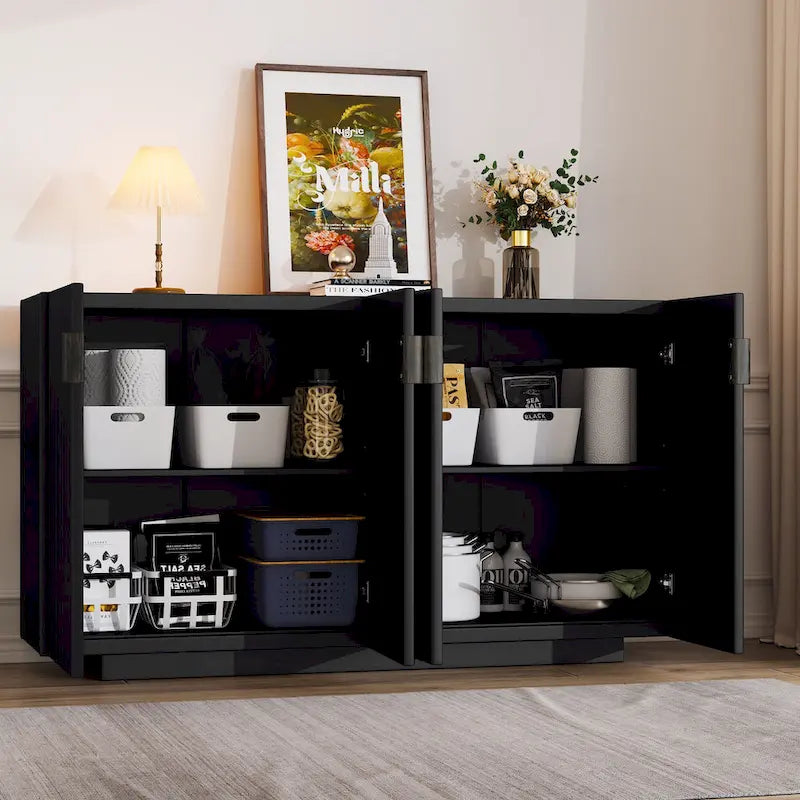 Sideboardschrank mit 4 geriffelten Türen und verstellbaren Ablageflächen