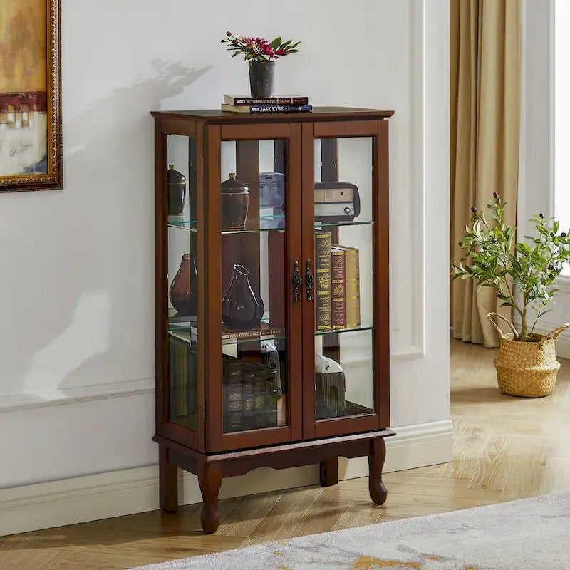 Beleuchtete Vitrine mit verstellbaren Regalböden, verspiegelter Rückwand und Türen aus gehärtetem Glas