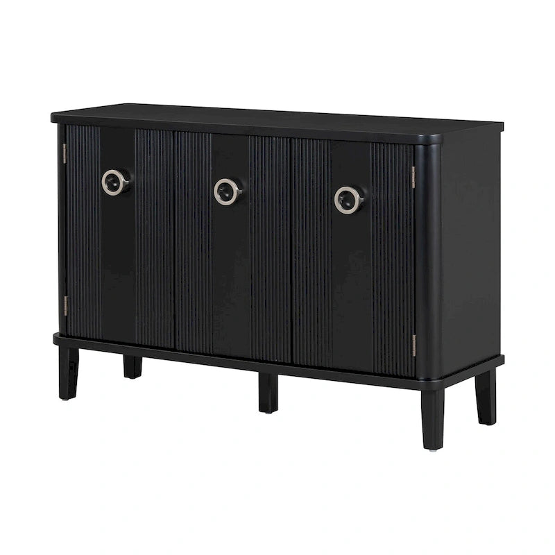 Stabiler und robuster Holzschrank