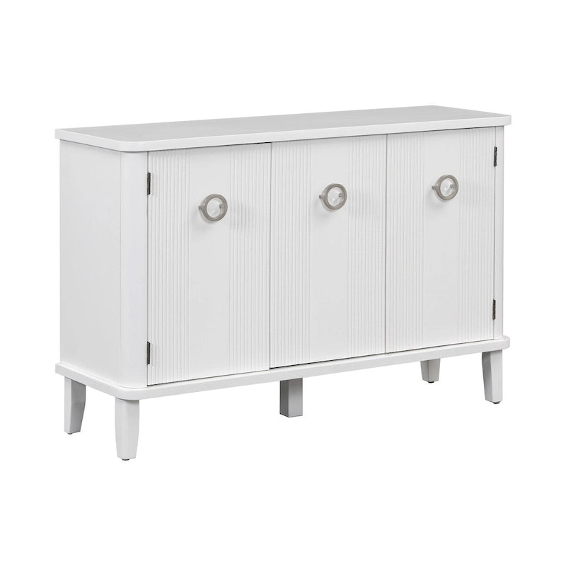 Stabiler und robuster Holzschrank